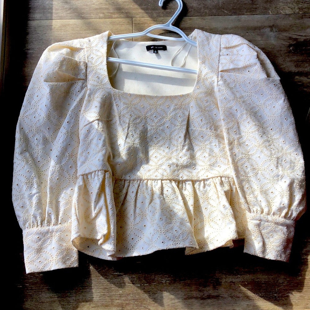 NWOT en saison peplum top bought from Hudson’s bay